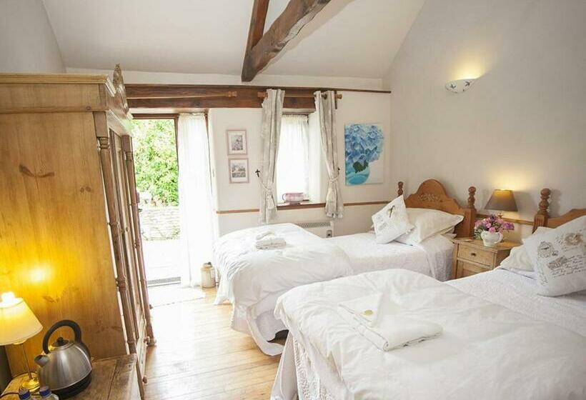 Трехместный Номер Superior, Beeches Farmhouse Country Cottages & Rooms
