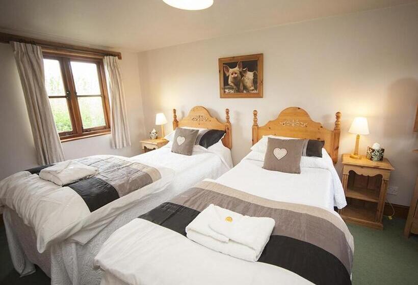 Хижина, Beeches Farmhouse Country Cottages & Rooms