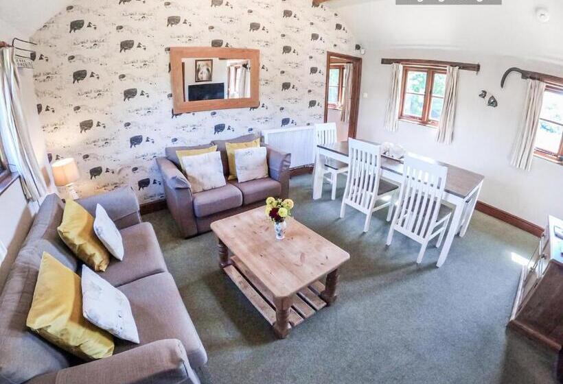Хижина, Beeches Farmhouse Country Cottages & Rooms