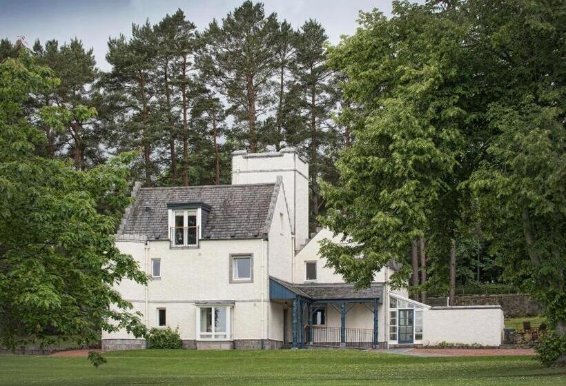 آپارتمان 2 خوابه, Douneside House