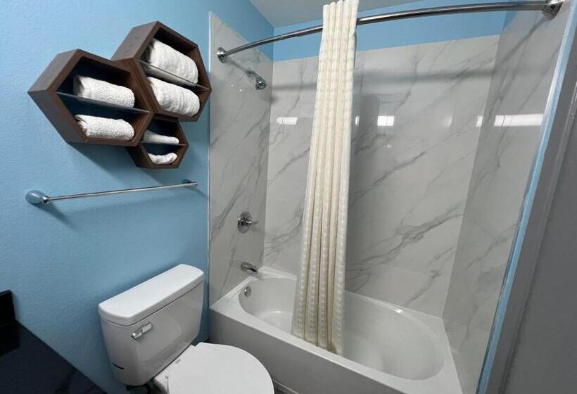 Номер Стандарт 2 Двуспальные Кровати, Relax Inn