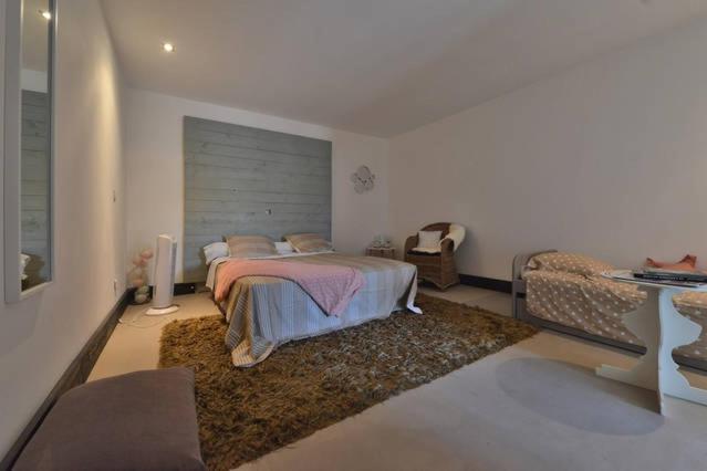 اتاق خانوادگی, Le Mazet Chambre D Hôtes