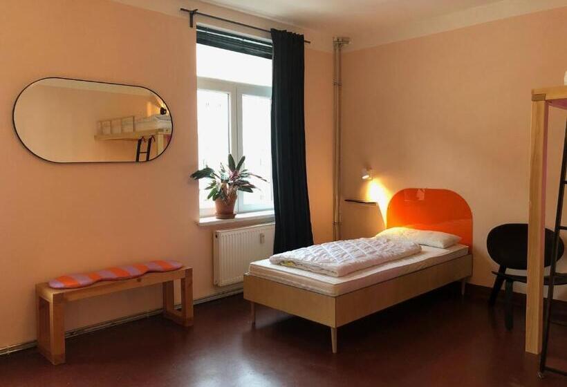 מיטה בחדר משותף, Hostel & Garten Eden