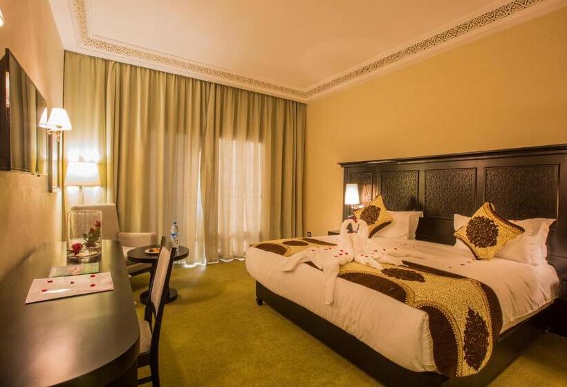 Трехместный Номер Стандарт Вид на Бассейн, DWO Marrakech Ennakhil