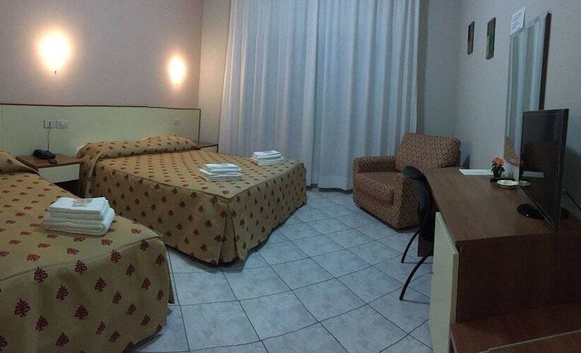 스탠다드 트리플 룸, Albergo La Posta Arezzo