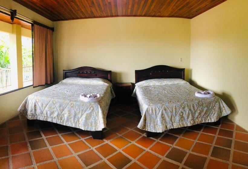 Номер Комфорт, Arenal Backpackers Resort