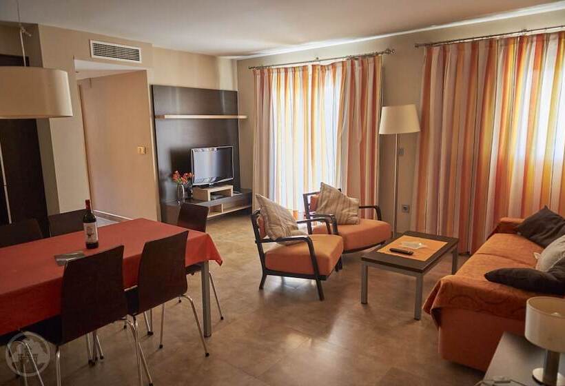 דירת שני חדרים, Albir Palace Apartments