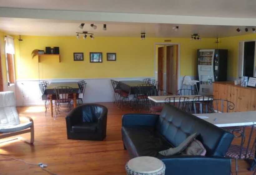 Номер Стандарт, Auberge Le P Tit Bonheur   Hostel