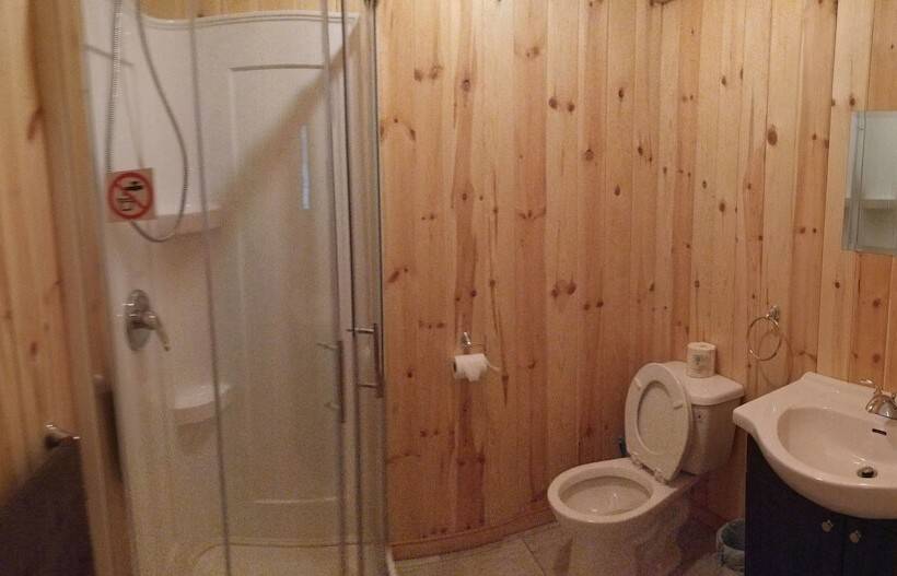 标准间, Auberge Le P Tit Bonheur   Hostel