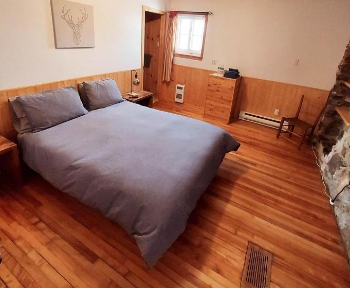 Номер Стандарт, Auberge Le P Tit Bonheur   Hostel