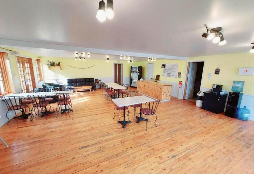 Номер Стандарт Совместная Ванная, Auberge Le P Tit Bonheur   Hostel