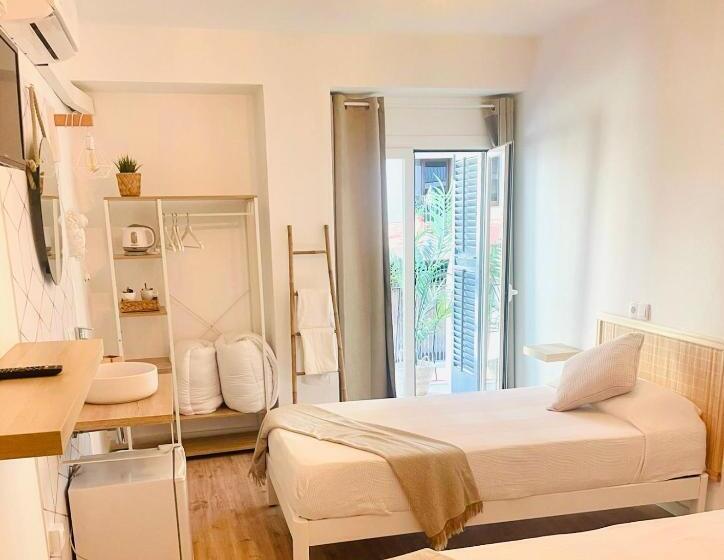 اتاق استاندارد با سرویس بهداشتی مشترک, La Bartola Guesthouse