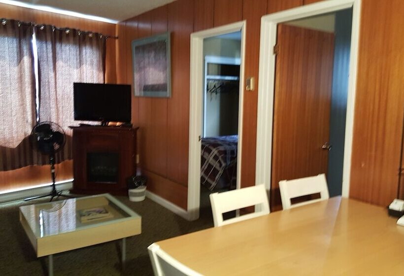 Люкс 2 Спальни, Plaza Motel