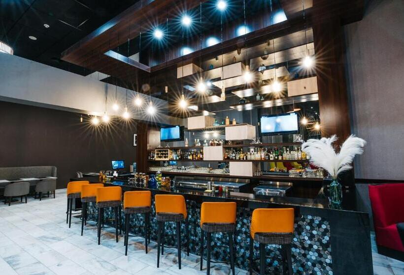 스탠다드 스튜디오 킹침대, Bth Rebel Tacna