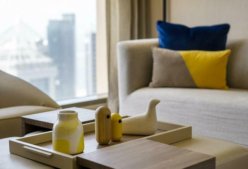 带大床的标准工作室, Voco Doha West Bay Suites, An Ihg