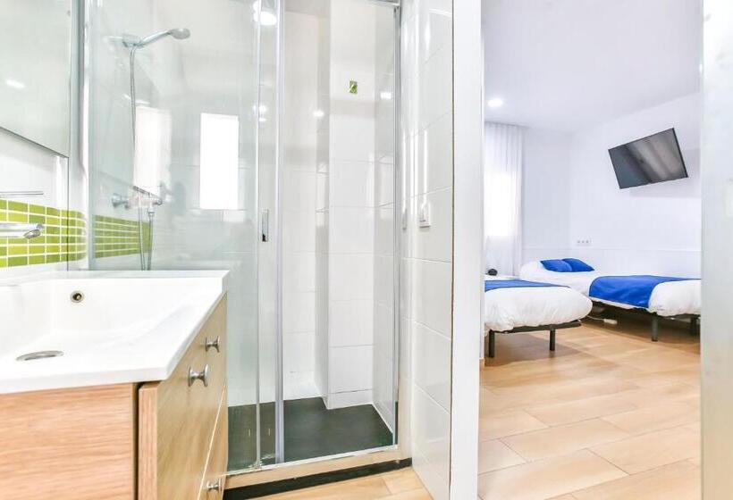 Номер Стандарт Трехместный, Laramond Barcelona Rooms