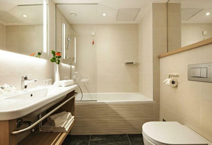 اتاق استاندارد با چشم‌انداز دریاچه, Rikli Balance Hotel – Sava Hotels & Resorts