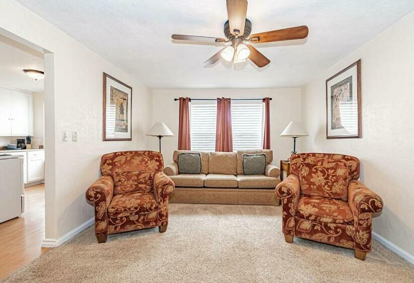 جناح سرير كينج, Suites Of Lava Hot Springs