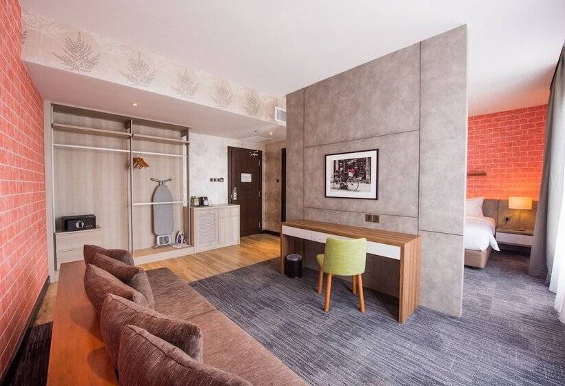 大型套房, The Smith House