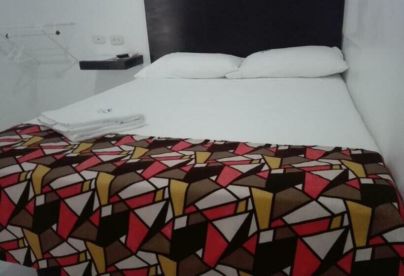 اتاق استاندارد یک نفره, Rio Hotel Montería