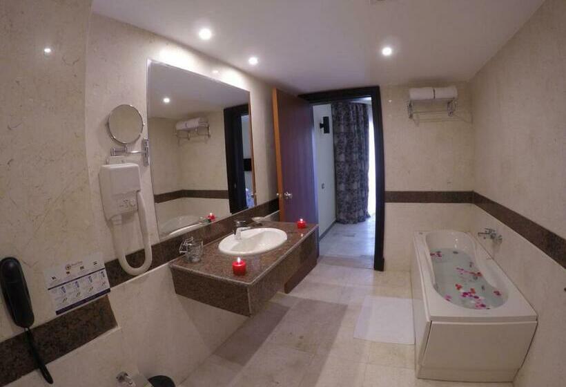 سوئیت رویال, Casa Mare Resort   Ex, Royal Tulip Beach Resort