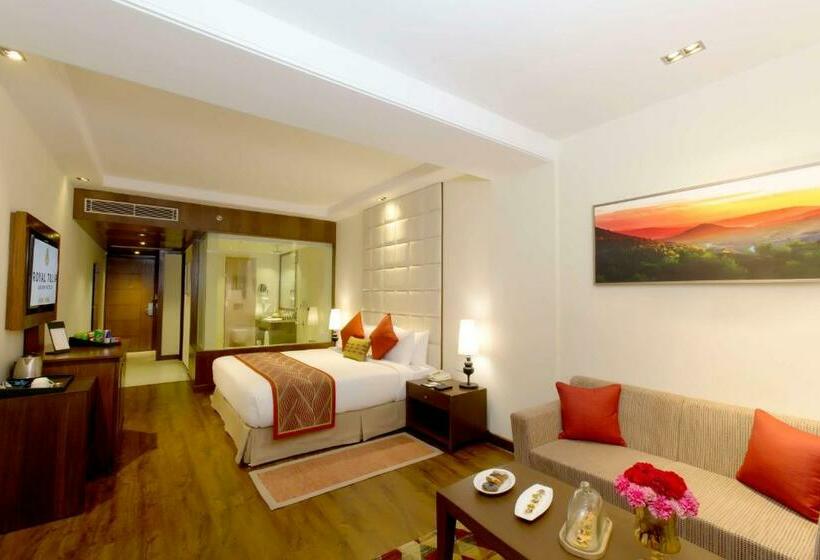스탠다드 룸 킹사이즈 침대, Royal Tulip Shimla  Kufri