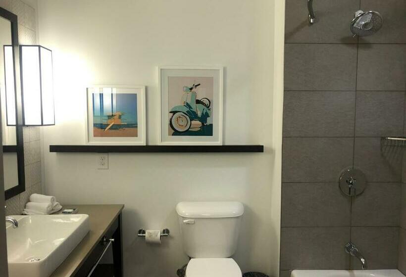 اتاق استاندارد با تخت بزرگ, Suncoast Park Hotel Anaheim Resort, Tapestry By Hilton