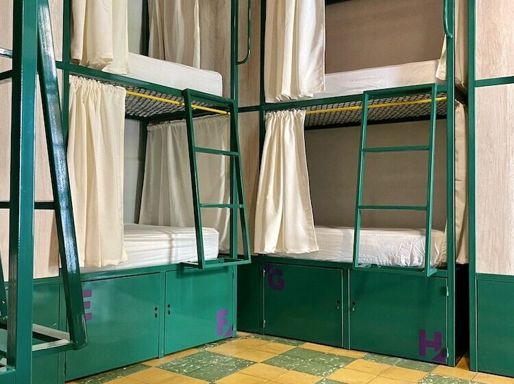 غرفة قياسية حمام مشترك, Viajero Hostel Cali & Salsa School
