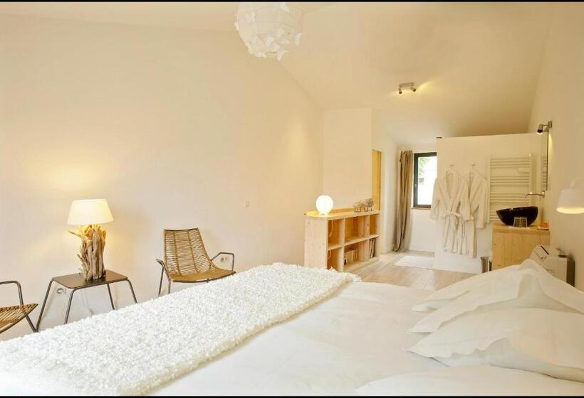 Номер Deluxe Вид на Парк, La Maison Rouge D Uzes B&b