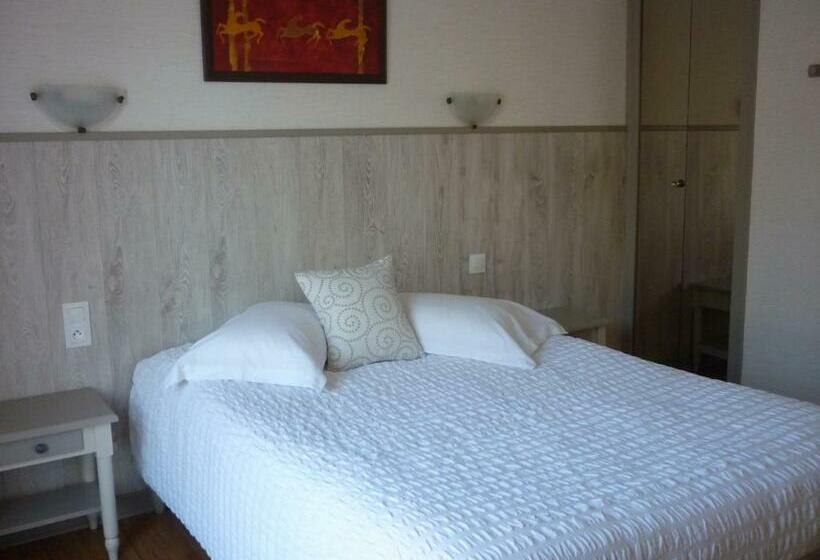 Номер Стандарт, Hôtel Les Voisins Beaucemaine