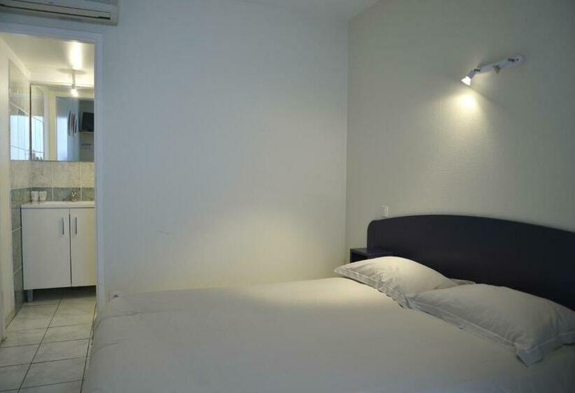 Номер Стандарт, Hôtel Des Arceaux