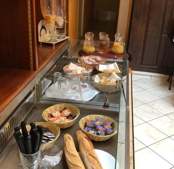 Номер Стандарт Трехместный, Hôtel Des Arceaux