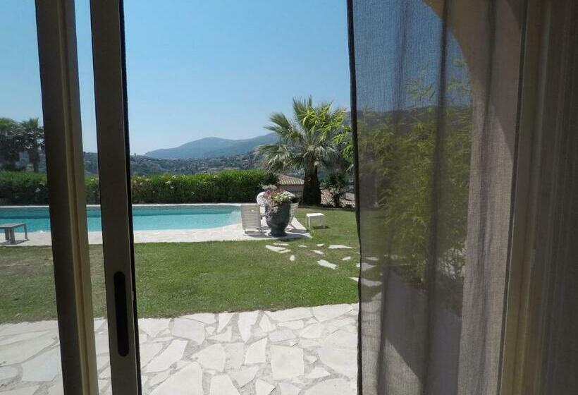 스탠다드 룸, La Bastide De Freinet