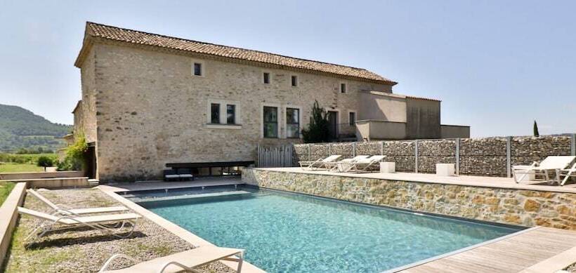 اتاق استاندارد, Le Jour Et La Nuit  Maison D Hôtes