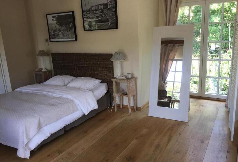 غرفة سوبيريور مطلة على حمام السباحة, Villa La Begude   Boutique Luxury B&b