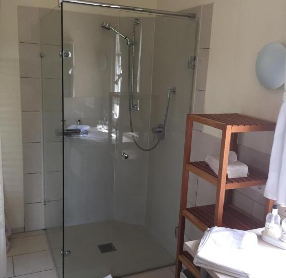 غرفة سوبيريور مطلة على حمام السباحة, Villa La Begude   Boutique Luxury B&b