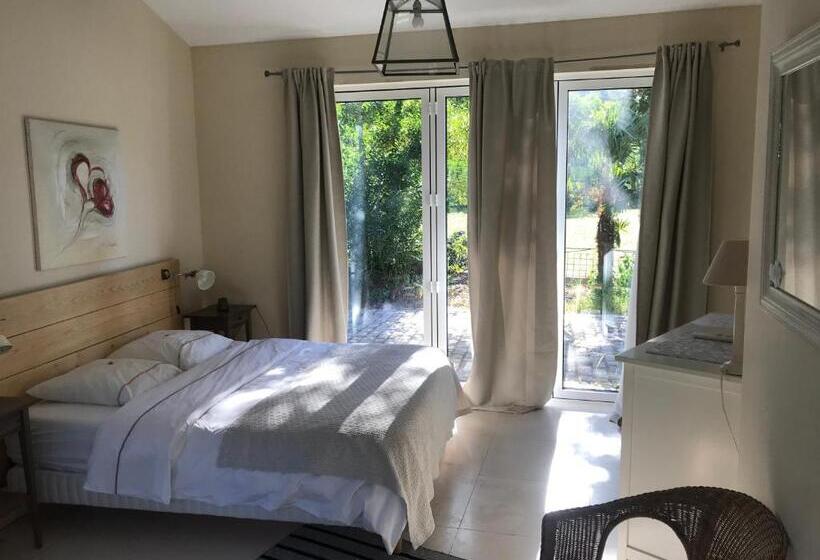 스탠다드 룸 가든 전망, Villa La Begude   Boutique Luxury B&b