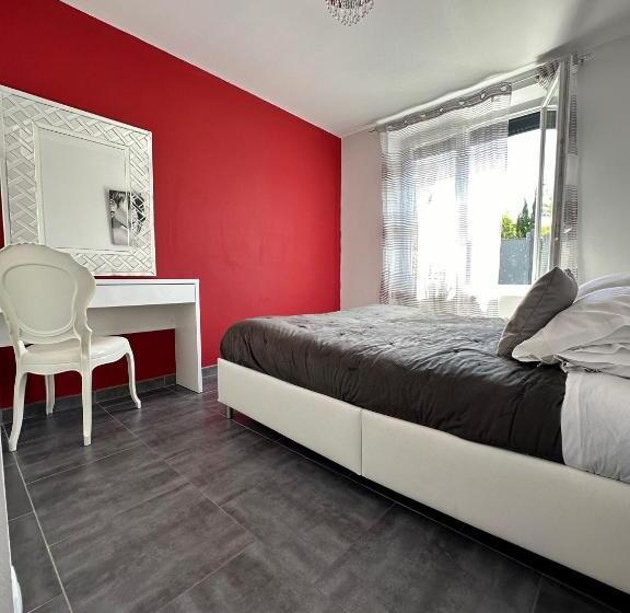 Апартаменты 1 Спальня Вид на Бассейн, Hôtel Eden Cassis   Parking Privé