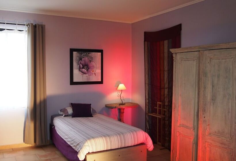 プレミアムトリプルルーム, Hôtel Le Relais Du Luberon