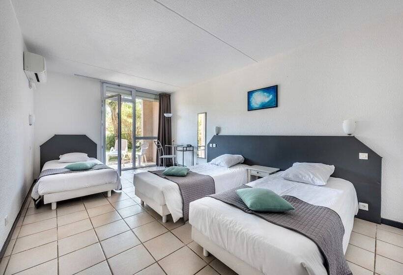 Standard Triple Room Pool View, Le Clos Des Bruyeres
