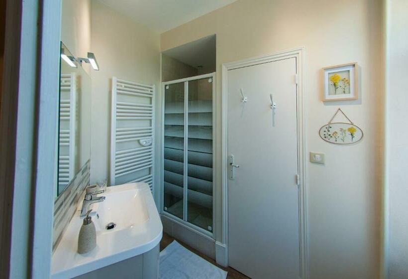 חדר סופריור, Au Puy Des Vérités