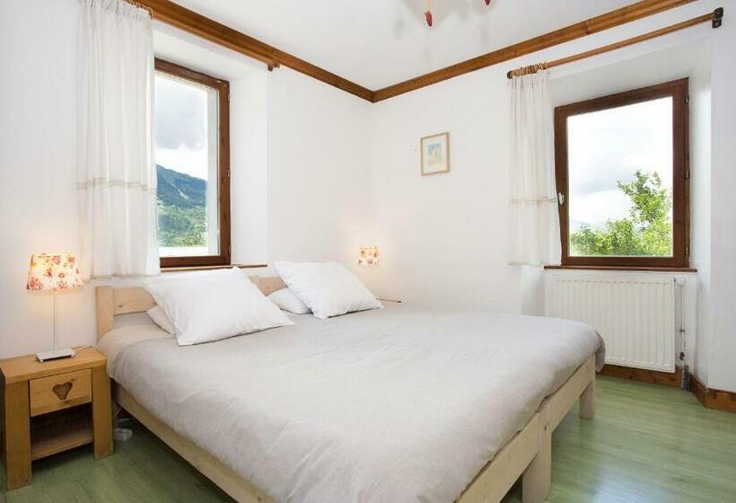 Номер Стандарт, Gite Auberge De Montvilliers