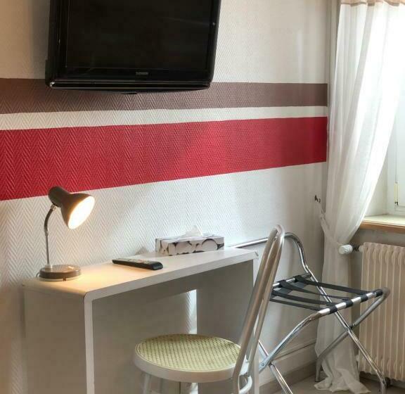 Четырехместный Номер Стандарт, Enzo Hotels Neufchâteau By Kyriad Direct