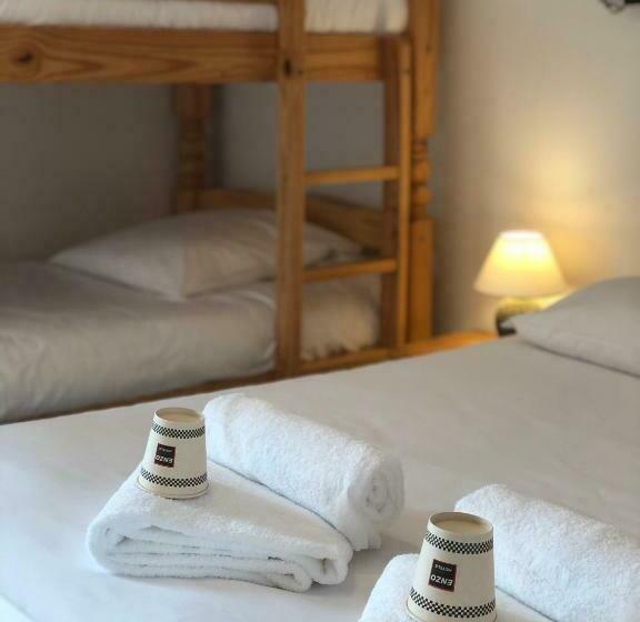 Четырехместный Номер Стандарт, Enzo Hotels Neufchâteau By Kyriad Direct