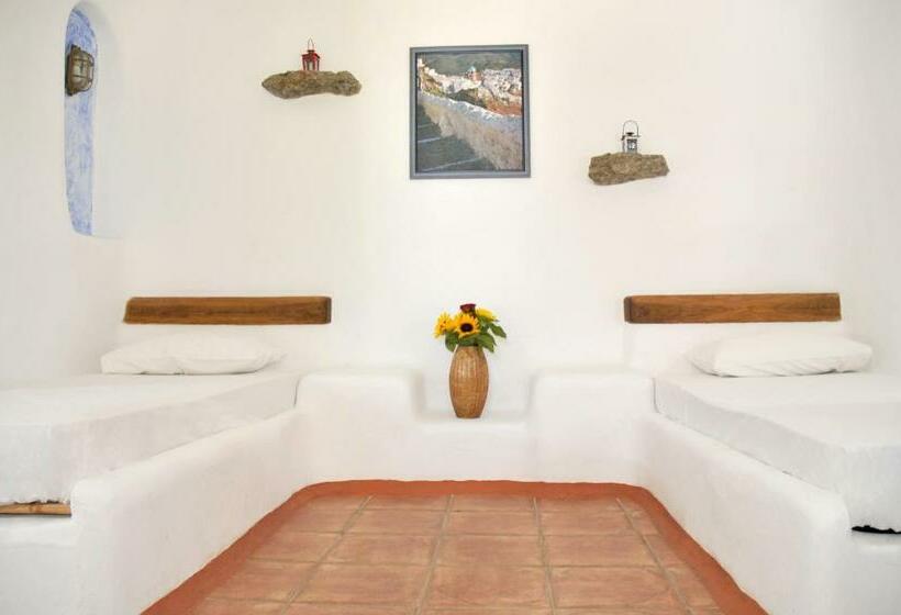اتاق استاندارد سه نفره, Alexandros Mykonos