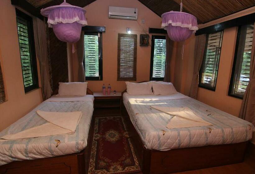 اتاق لوکس, Chitwan Tiger Camp