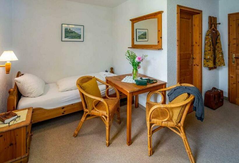 Standard Yhden Hengen Huone, Landhotel Gut Wildberg