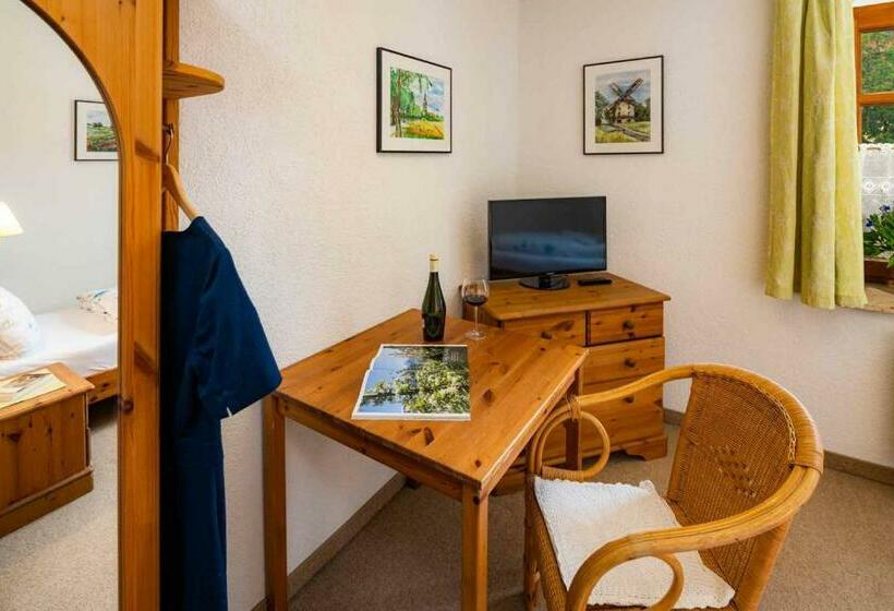 Standard Yhden Hengen Huone, Landhotel Gut Wildberg