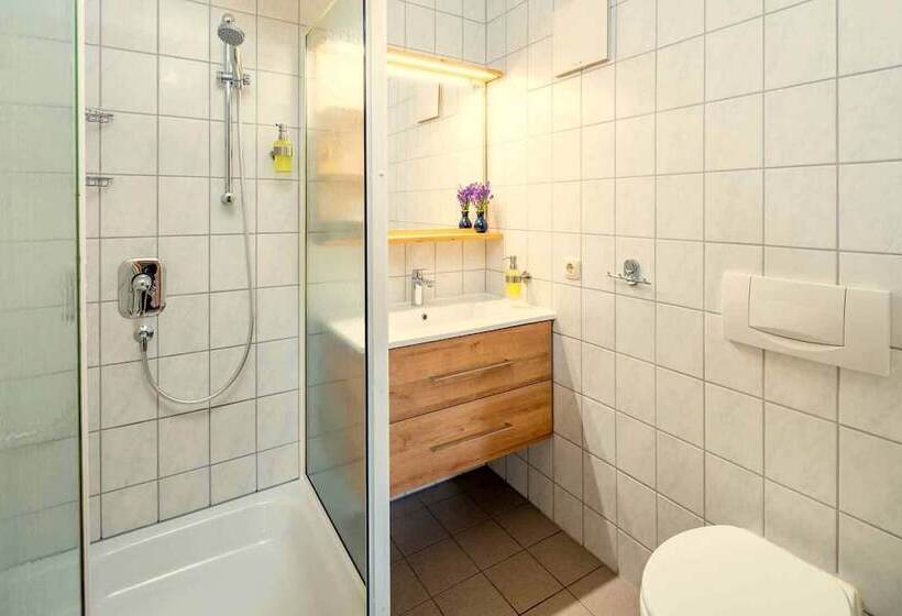 Standard Yhden Hengen Huone, Landhotel Gut Wildberg