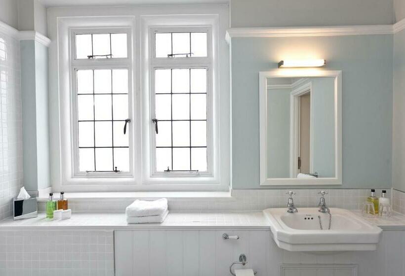 Номер Superior, The Bath Arms